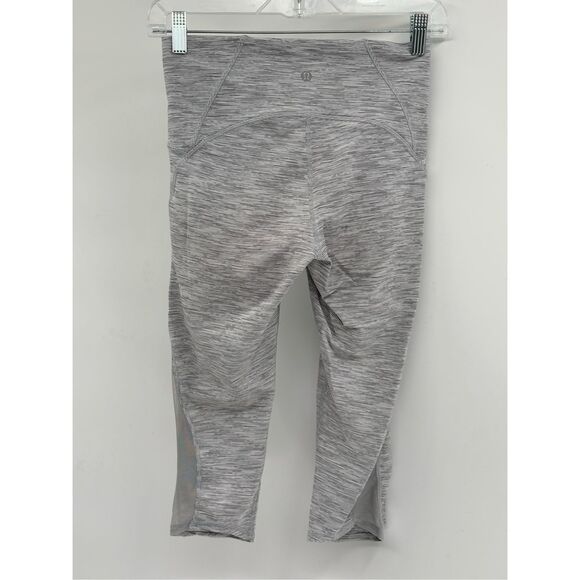 Lululemon Train Times Legging Crop Women  6 Alpine‎ Gray White Striped - Picture 4 of 16